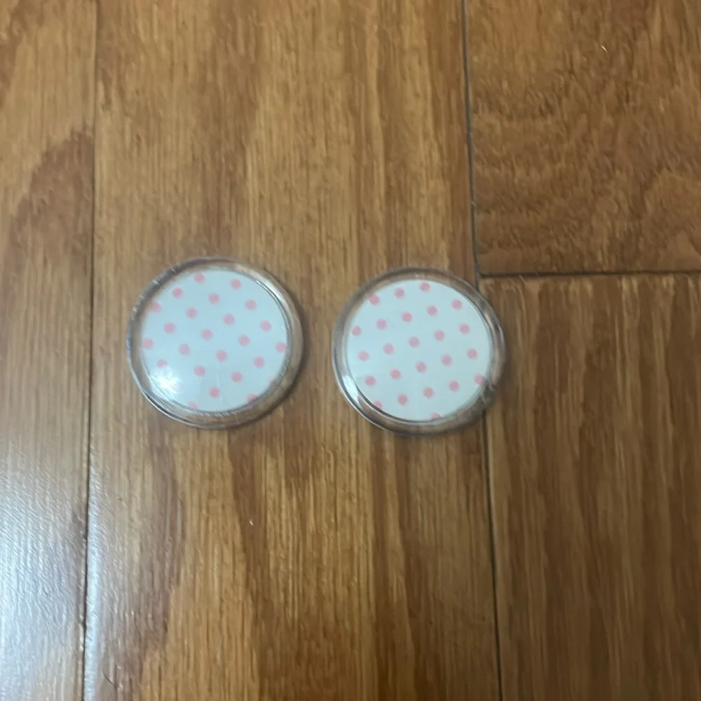 Pink Locker Decor - Picture 4 of 5